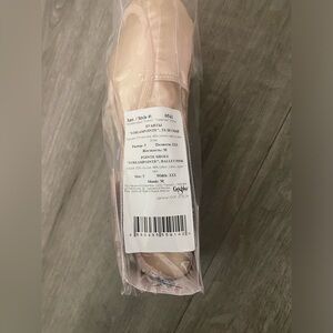 Brand new in box Grishko also Nikolay Size 5 XXX M.